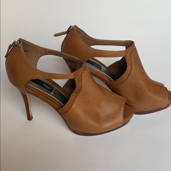 White House Black Market Tan Peep Toe Heels - Picture 1 of 5